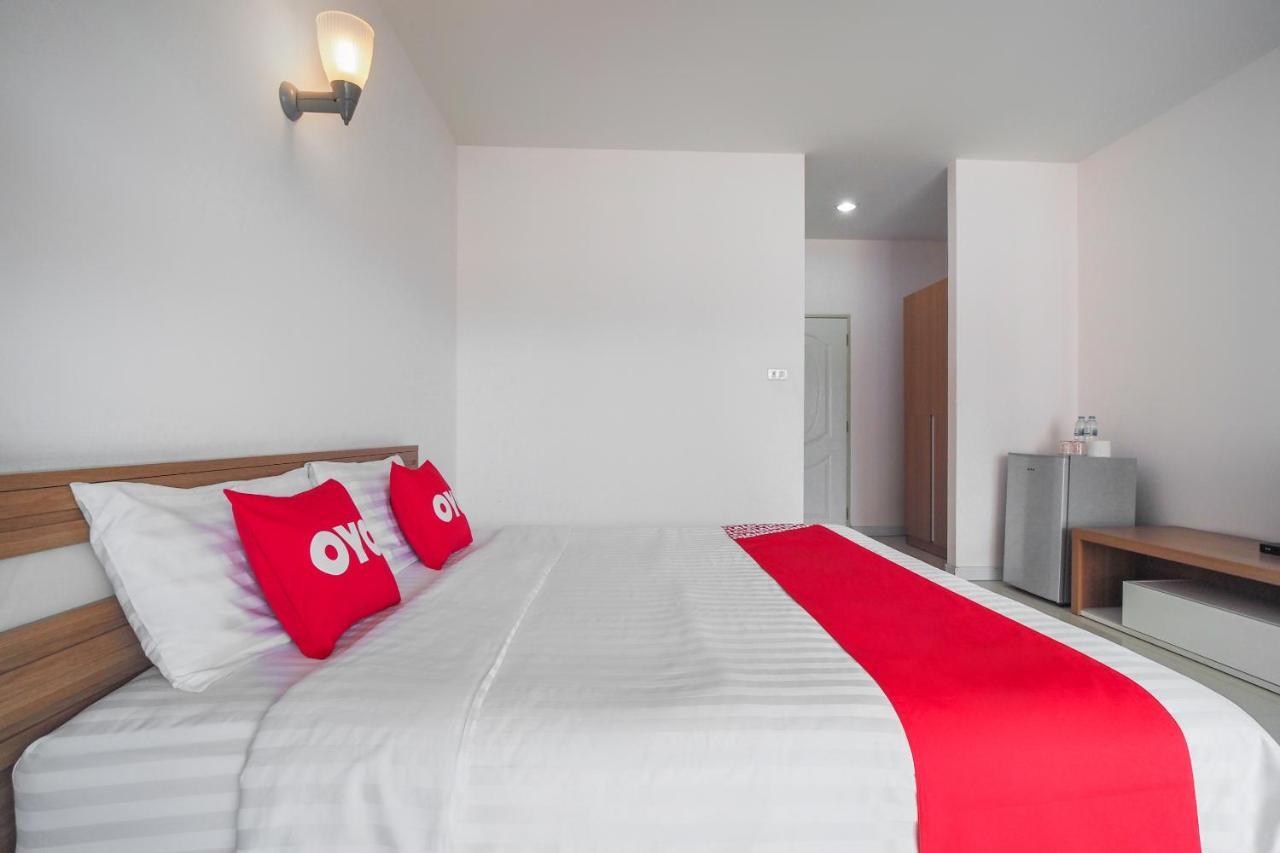 Super Oyo 662 Malee Bunga Hotel Chonburi Esterno foto